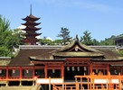 厳島神社本殿と五重塔…