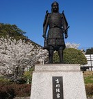 鳥取城跡の吉川経家公像…
