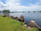 琵琶湖畔の石垣と近江大橋…