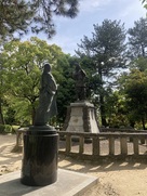 織田信長公と濃姫の銅像…