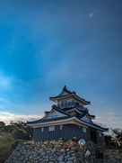 夏の夕方の浜松城…