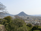 本丸から見た讃岐富士…