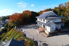 岩崎城 天守から見た歴史記念館…