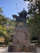 前田利家公銅像…