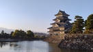 夕日が照らす松本城…