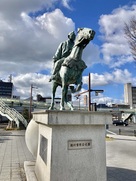 徳川吉宗公銅像…