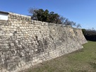 桜門前から見た本丸南側石垣と南内堀…