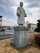 城主芳賀高名の像