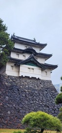 富士見櫓と石垣(南西よりから)…