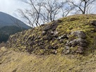 門跡から見た東郭2石垣…