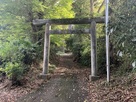 主郭への登城口になる天神社の鳥居…