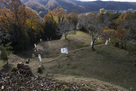 城址、紅葉に包まれて…