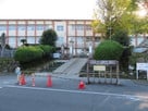 重富小学校正門…