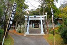 大宮八幡神社三の鳥居と社殿…