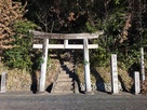 白山神社の下の登城口…