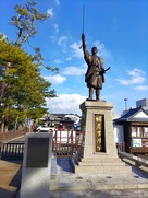 堀尾吉晴公銅像…