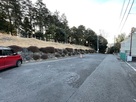 裏手の駐車場