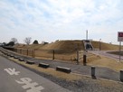 本丸土塁（北側から）…