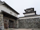 下之橋側から見た下之橋御門と(伝)潮見櫓…