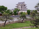模擬土塀と松に天守…