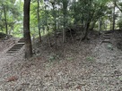 宿内砦本郭虎口と土塁…