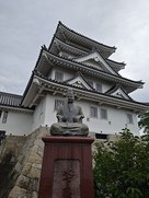 墨俣一夜城天守と木下藤吉郎秀吉の像…
