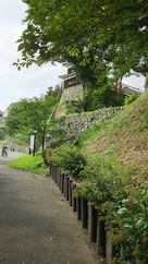 上田城の崖下