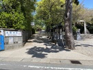 武雄神社参拝者駐車場の入口の様子…