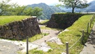 三ノ丸跡から見た大手門跡の虎口…