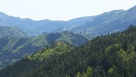 藤和峠から見た城跡全景…