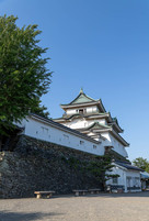 石垣の威風と天守…