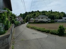 登城口と城址全景…