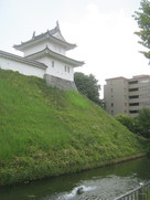 土塁と櫓(富士見櫓)・水濠…
