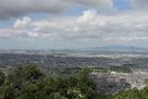 本丸から大阪城を眺める…