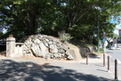 城跡公園入口の石垣…
