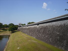 西出丸の塀と戌亥櫓(城外側)…