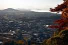 本丸跡から琵琶湖、彦根城を望む…
