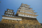 姫路城を見上げる…