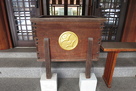 柴田神社の賽銭箱…