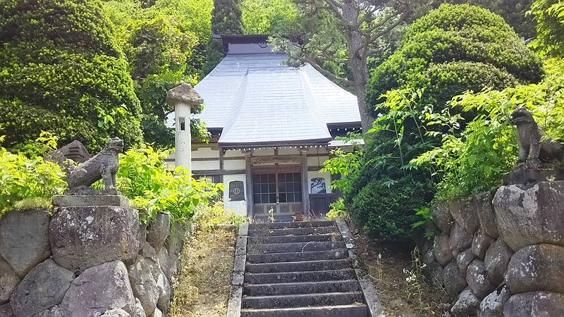麓にある長松寺