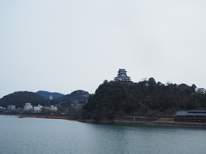 犬山城と木曽川(ライン大橋から)