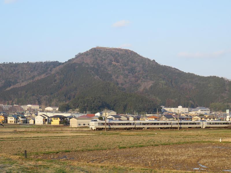 福知山線越しの黒井城