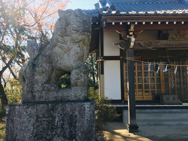 本丸四津山神社の子連れ狛犬
