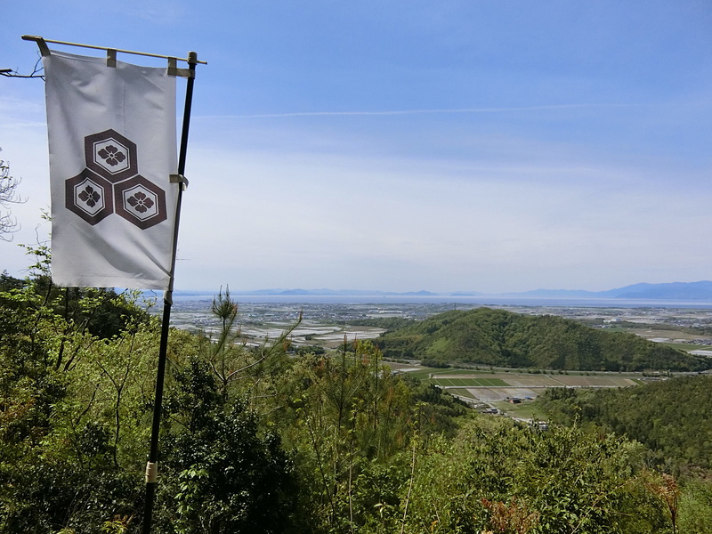 登城路から琵琶湖方面を眺める