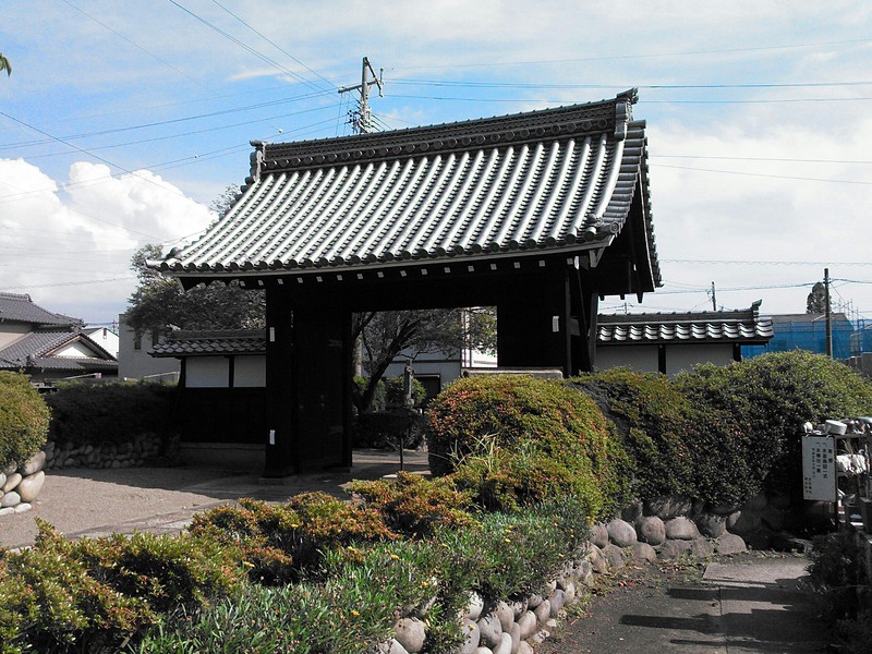 徳林寺で第二の余生を送る犬山城黒門