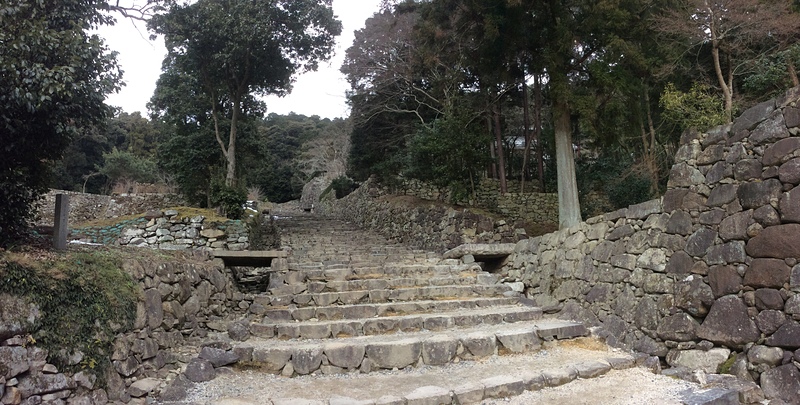 大手道の石階段