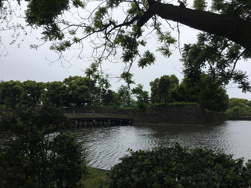 お堀から和田倉門。