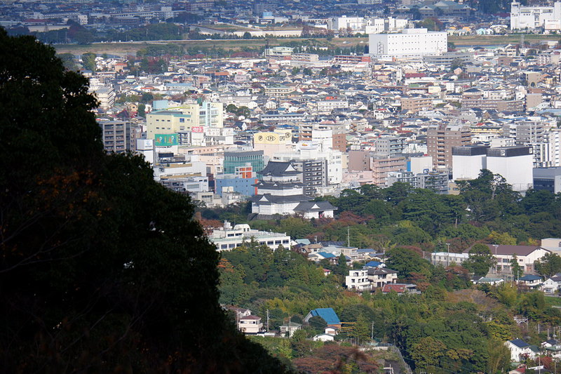 本丸から小田原城を眺める