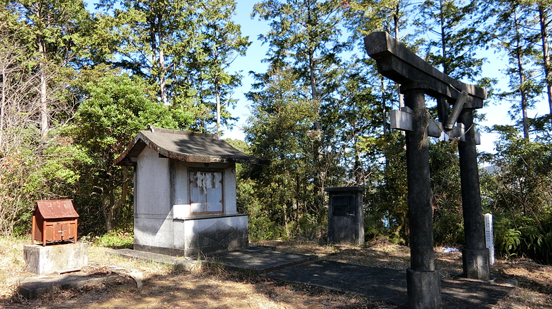 石鎚神社(城山公園)
