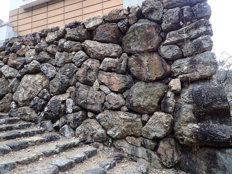 登城口の石垣